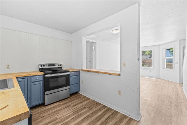 21 Hyde Street, Burlington, VT 05401