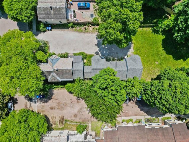 21 Hyde Street, Burlington, VT 05401