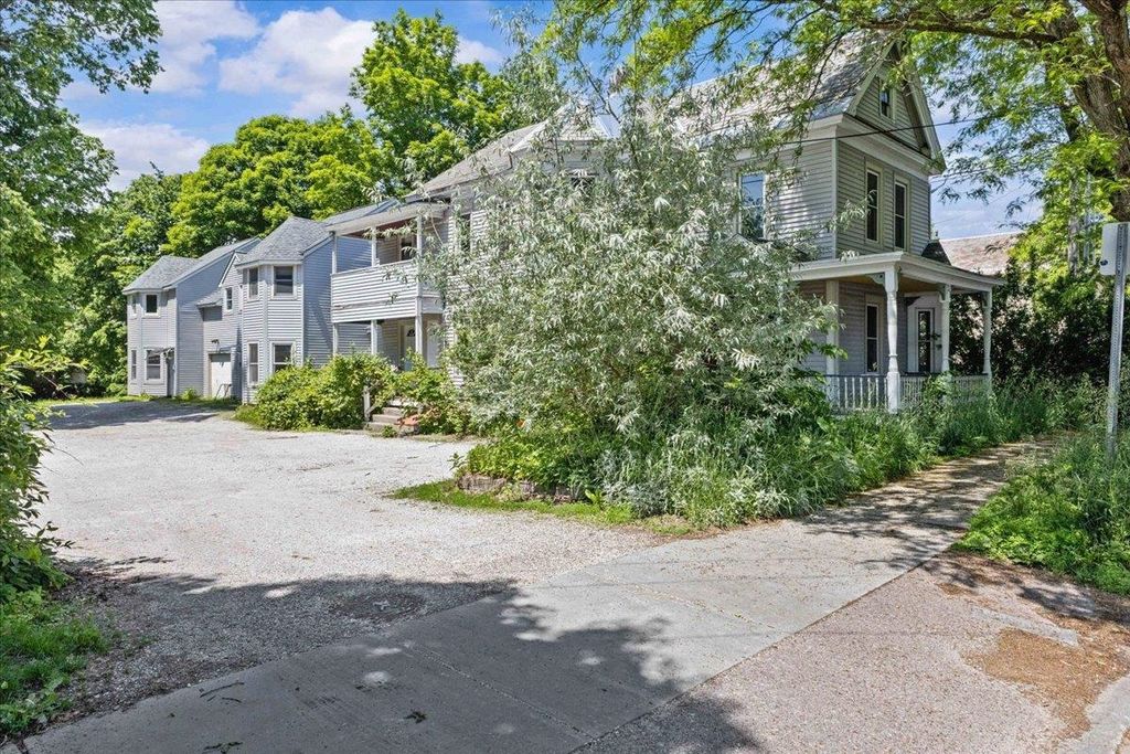 21 Hyde Street, Burlington, VT 05401