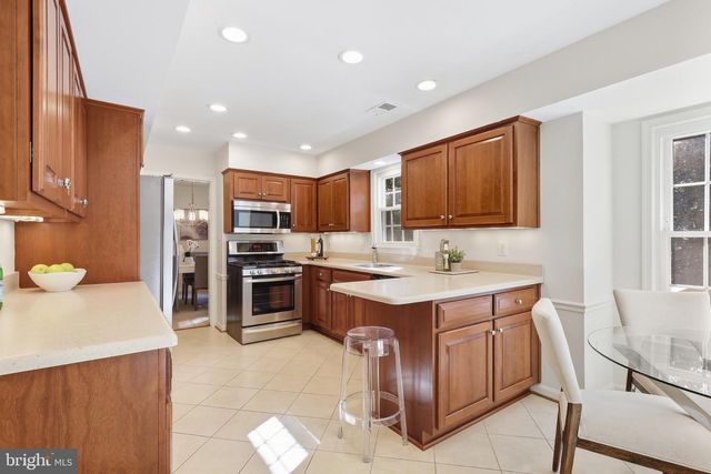 7610 GRALNICK PL, Springfield, VA 22153