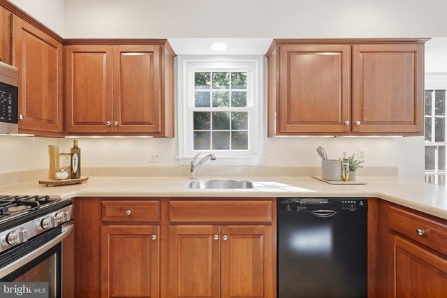 7610 GRALNICK PL, Springfield, VA 22153