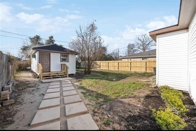 220 Armstrong Street, Houston, TX 77029