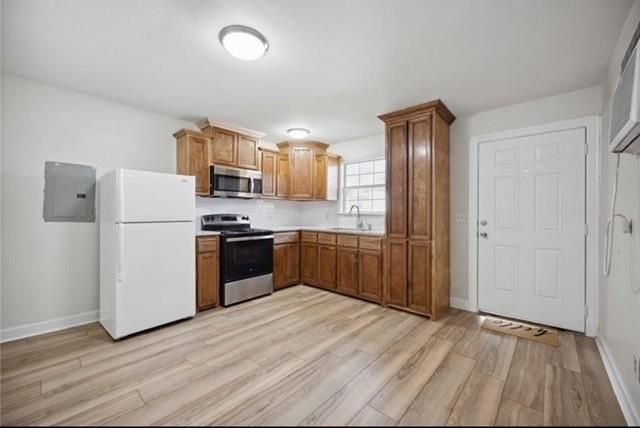 220 Armstrong Street, Houston, TX 77029