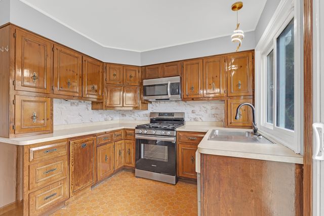 414 Gainsborough Court, Bolingbrook, IL 60440
