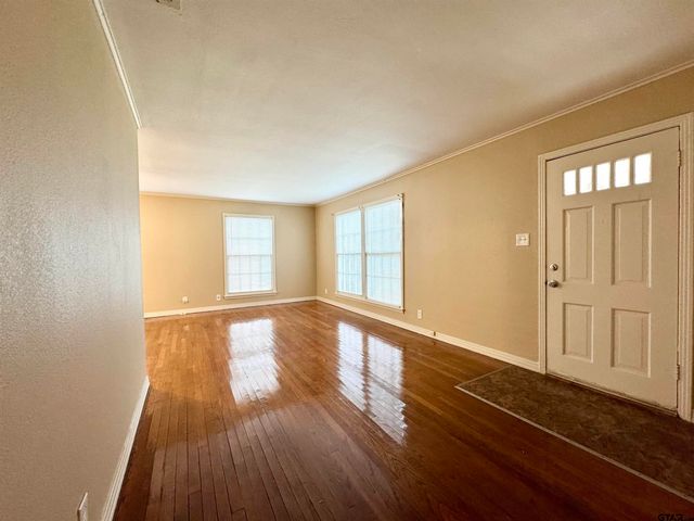 1931 S Wiley, Tyler, TX 75701