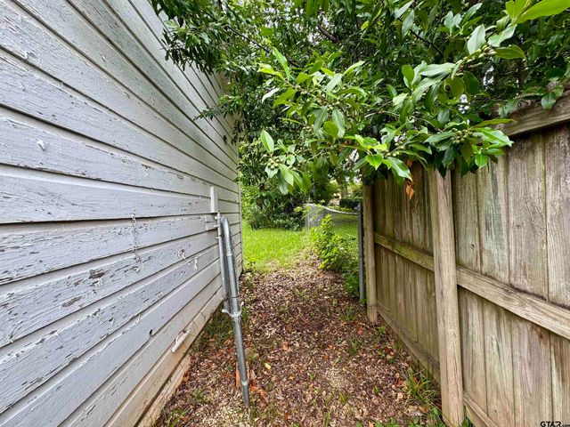 1931 S Wiley, Tyler, TX 75701