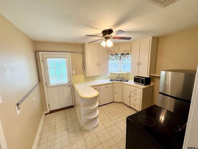 1931 S Wiley, Tyler, TX 75701