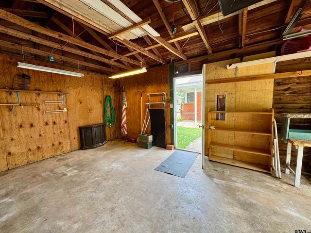 1931 S Wiley, Tyler, TX 75701