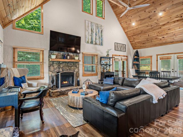 59 W Canoe Creek Drive 3, Tuckasegee, NC 28783