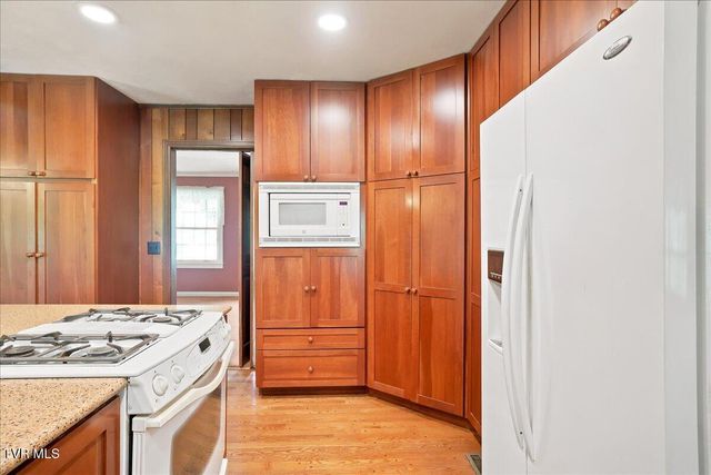 404 Cowan Drive, Rogersville, TN 37857