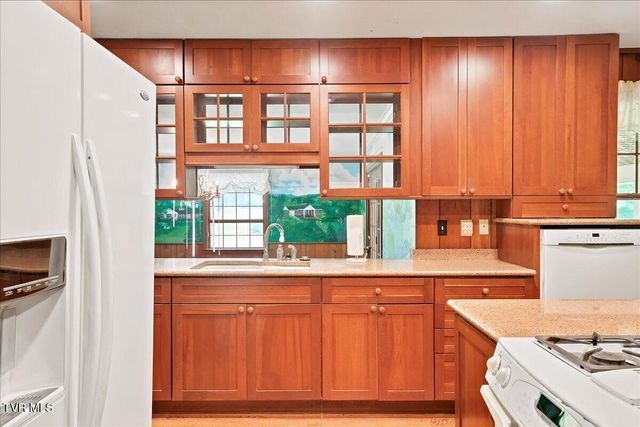 404 Cowan Drive, Rogersville, TN 37857