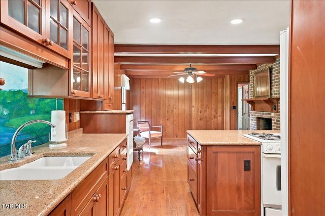 404 Cowan Drive, Rogersville, TN 37857