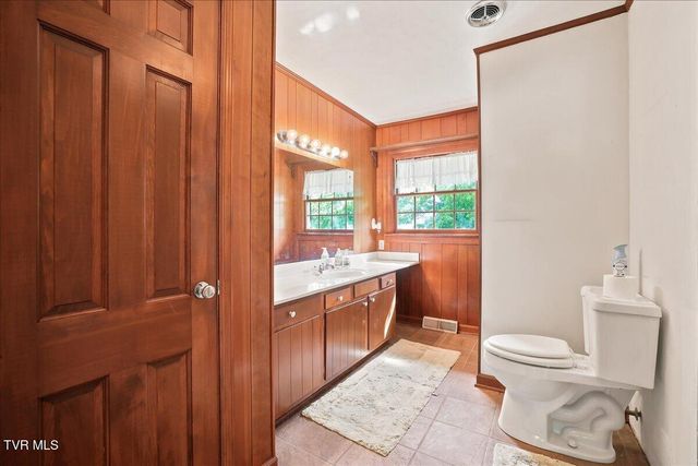 404 Cowan Drive, Rogersville, TN 37857