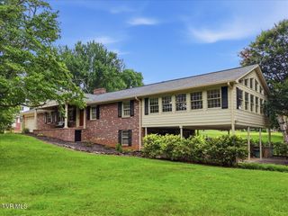 404 Cowan Drive, Rogersville, TN 37857
