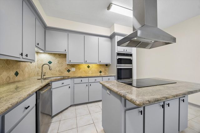 727 Bunker Hill Road 92, Houston, TX 77024