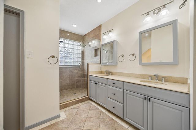 727 Bunker Hill Road 92, Houston, TX 77024