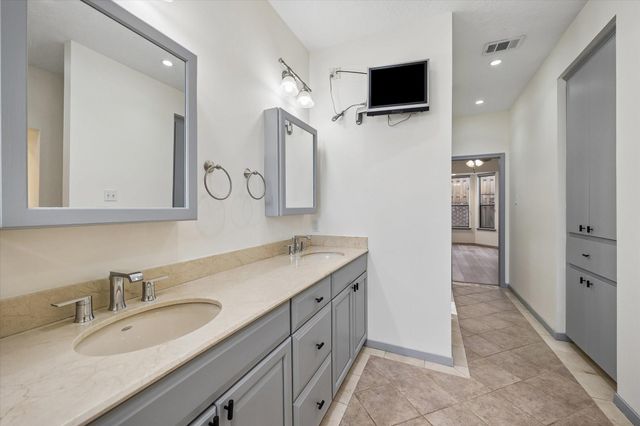 727 Bunker Hill Road 92, Houston, TX 77024
