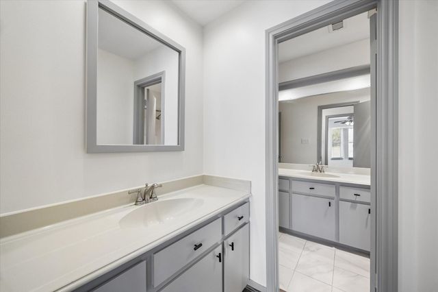 727 Bunker Hill Road 92, Houston, TX 77024