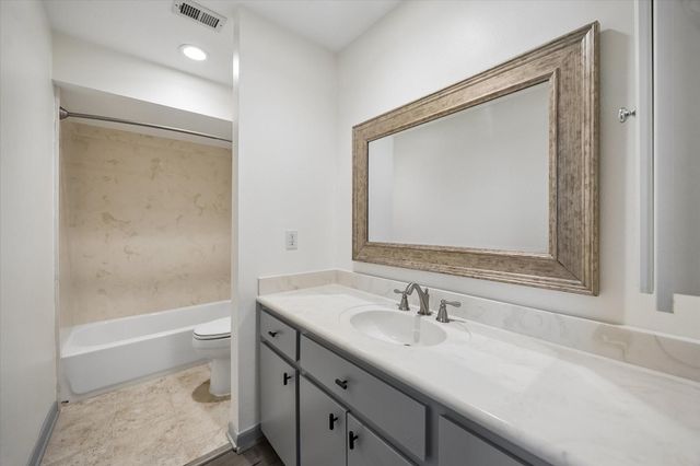 727 Bunker Hill Road 92, Houston, TX 77024