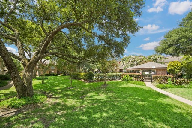 727 Bunker Hill Road 92, Houston, TX 77024