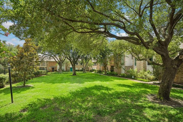 727 Bunker Hill Road 92, Houston, TX 77024
