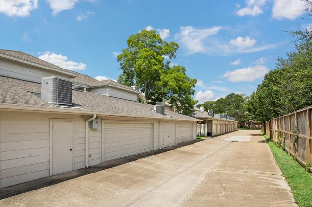 727 Bunker Hill Road 92, Houston, TX 77024