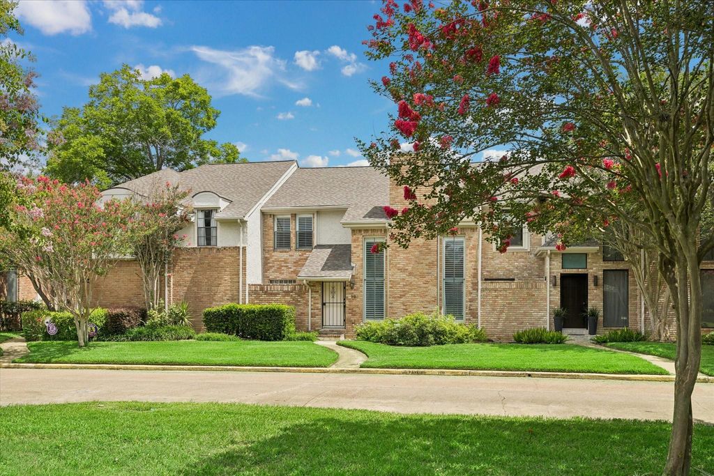 727 Bunker Hill Road 92, Houston, TX 77024