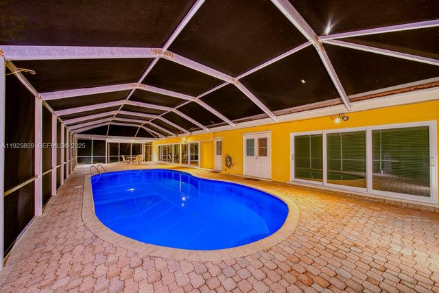 13400 SW 78th Ct, Pinecrest, FL 33156