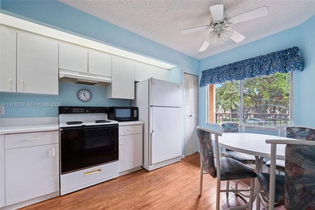 13701 SW 12th St 202A, Pembroke Pines, FL 33027