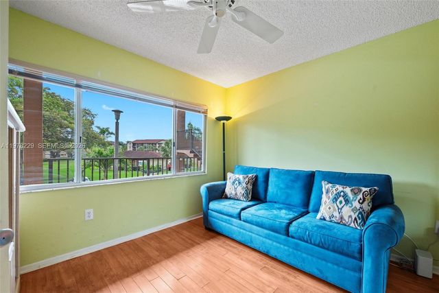 13701 SW 12th St 202A, Pembroke Pines, FL 33027