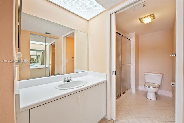 13701 SW 12th St 202A, Pembroke Pines, FL 33027