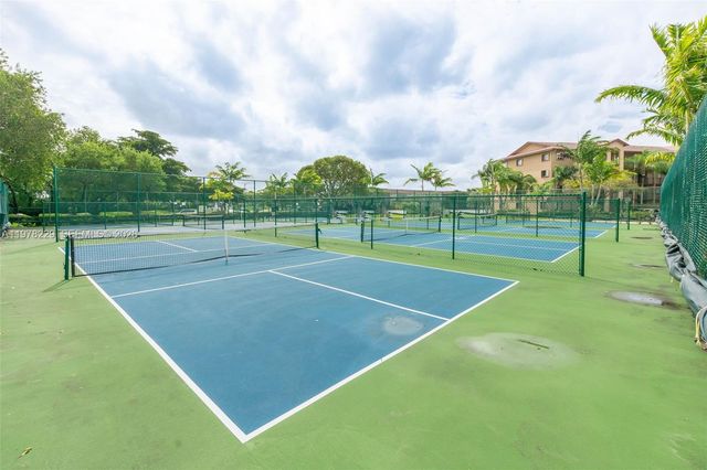 13701 SW 12th St 202A, Pembroke Pines, FL 33027