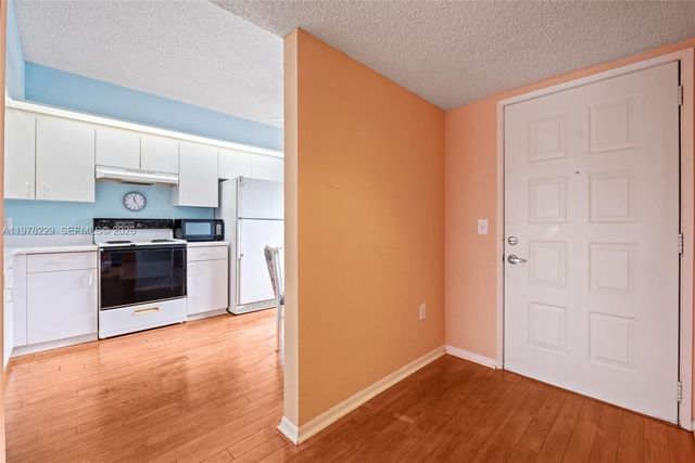 13701 SW 12th St 202A, Pembroke Pines, FL 33027