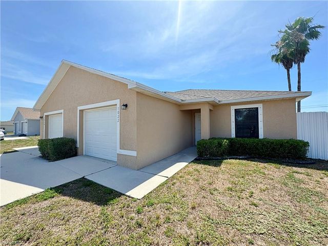 1022 NE 8th PL, Cape Coral, FL 33909