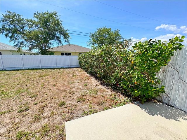 1022 NE 8th PL, Cape Coral, FL 33909