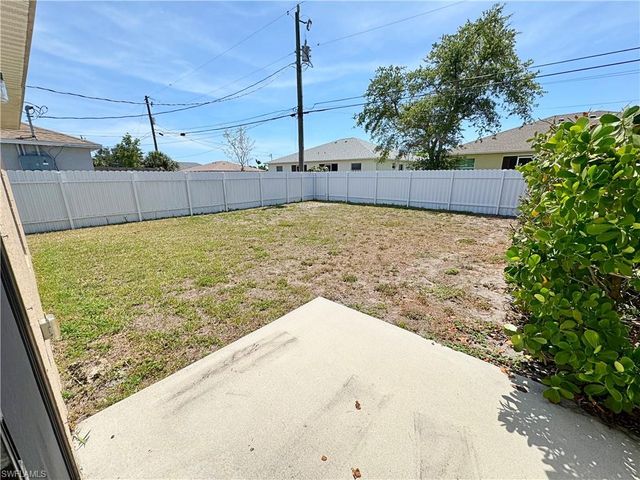 1022 NE 8th PL, Cape Coral, FL 33909