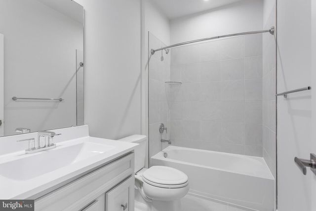 1733 DESTRIER ST, Ranson, WV 25438