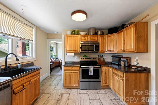 52 Pennsylvania Avenue, Asheville, NC 28806