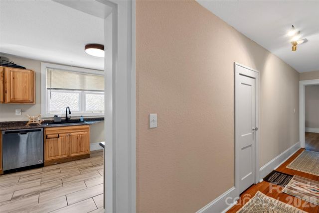 52 Pennsylvania Avenue, Asheville, NC 28806