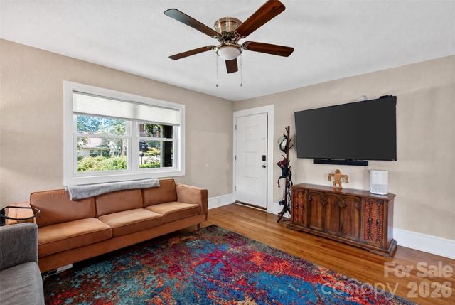 52 Pennsylvania Avenue, Asheville, NC 28806