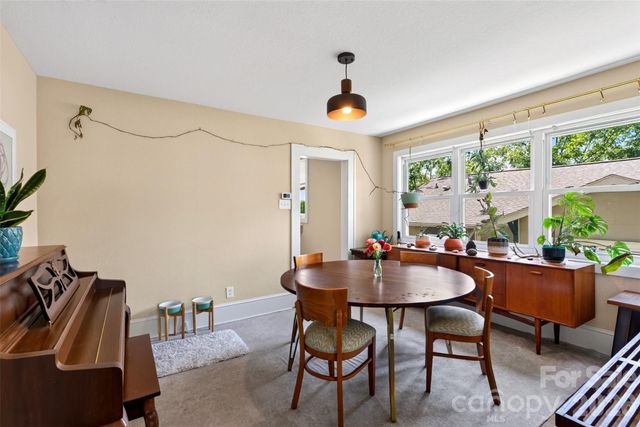 52 Pennsylvania Avenue, Asheville, NC 28806