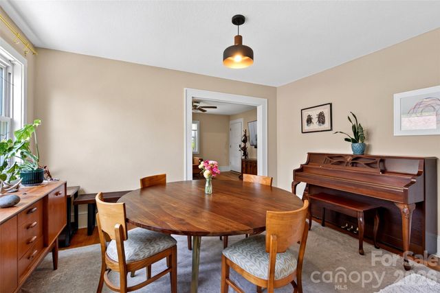52 Pennsylvania Avenue, Asheville, NC 28806