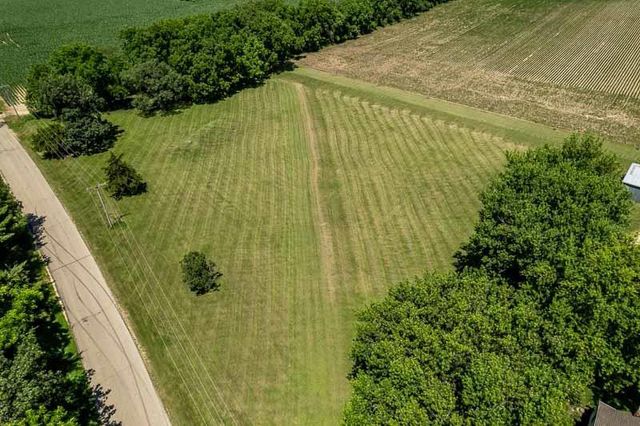 10341 E Creek Road, Clinton, WI 53525