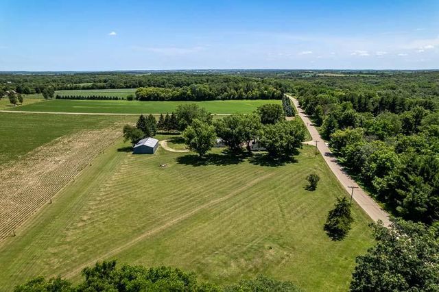 10341 E Creek Road, Clinton, WI 53525