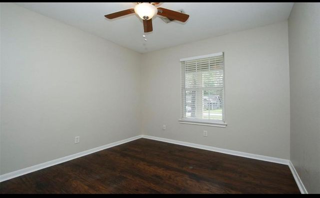 10819 Royal Tricia Drive, Conroe, TX 77303