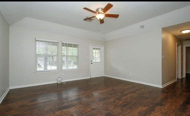 10819 Royal Tricia Drive, Conroe, TX 77303