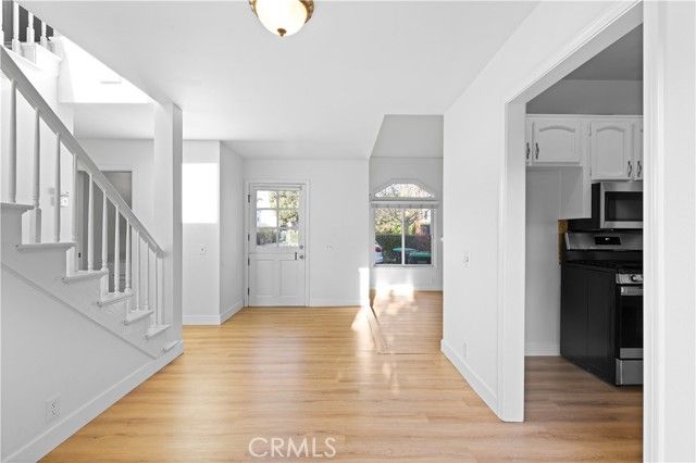 1597 Riverside, Costa Mesa, CA 92627