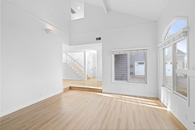 1597 Riverside, Costa Mesa, CA 92627