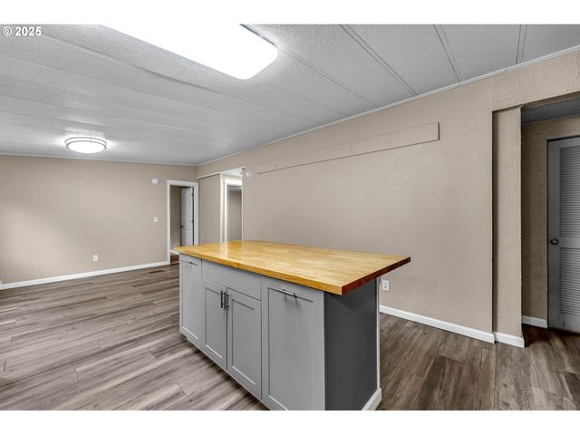 300 E JONES St, Yacolt, WA 98675