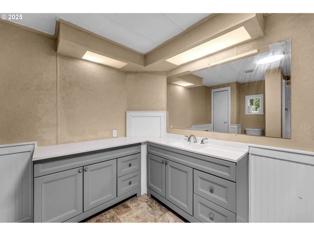 300 E JONES St, Yacolt, WA 98675